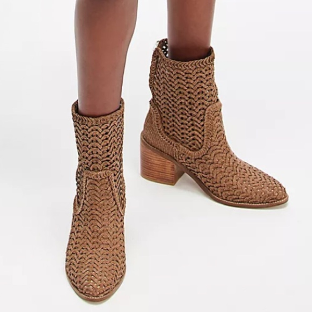 KELSI DAGGER BROOKLYN
EMERY WOVEN BOOTS - Picture 2 of 9